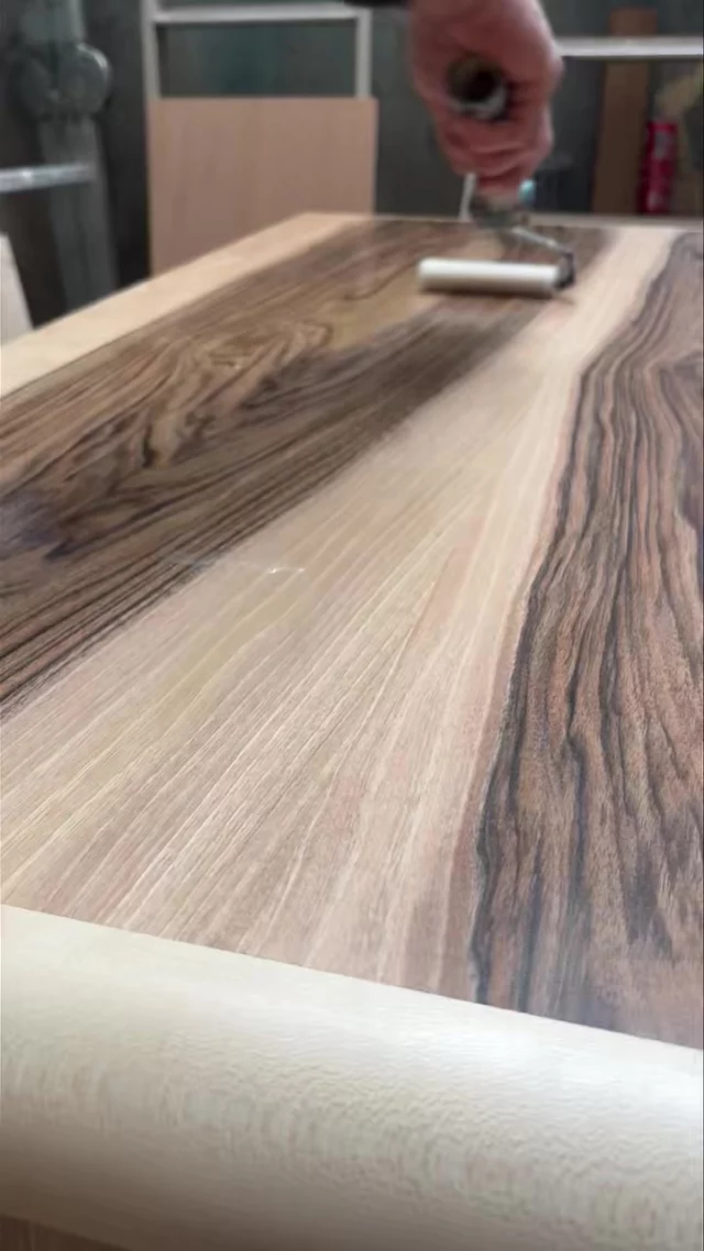 J-1
Vous vous demandez ce que l’on vernit ???🤔
… et bien venez le découvrir en vous rendant ce weekend sur le salon id__dart 2025.
Nouvelle création Résonance Bois 🤩 
Encore quelques invitations en MP.
Salon ID.D’Art, la Sucrière, 69002 Lyon.
Samedi et dimanche.