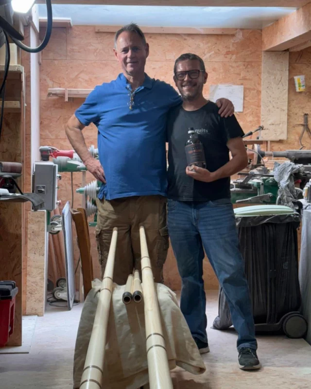 Un très grand plaisir d’avoir pu rencontrer Darryl Poulsen, professeur et soliste Australien, passionné par le cor sous toutes les formes qu’il a pu prendre au fil des siècles passés. 
🙏🏻 Merci à lui d’avoir choisi Résonance bois pour ajouter le cor des Alpes à ses projets musicaux.
( En attendant de savoir si cet instrument attirera autant les #🦘🦘🦘 que nos 🐄 Alpines 😅)….